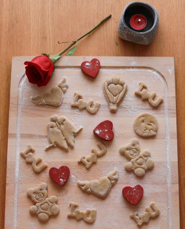Valentine's day cookie cutter - Heart kiss emoji [2]