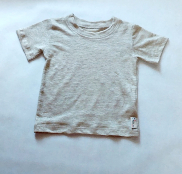 Set tricou și pantalon scurt din 100% in tricotat [2]