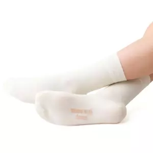 Șosete copii din 72.5% lână merinos, 23% poliamidă, 4% elastan, 0.5% ppe, grosime medie [5]