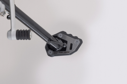 Extensie talpa cric lateral moto - Extensie talpa cric Negru/Argintiu. Triumph Speed 400/Scrambler 400X.