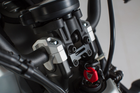 Cleme Fixare Ghidon - Inaltator ghidon H=20 mm. negru, Yamaha XSR700 (15-20) Sw-Motech