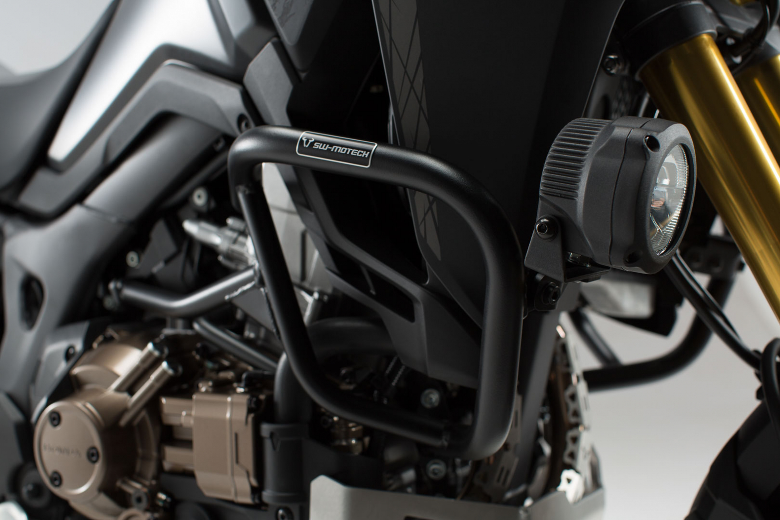 Crash bar negru Honda CRF1000L Africa Twin (15-). [1]