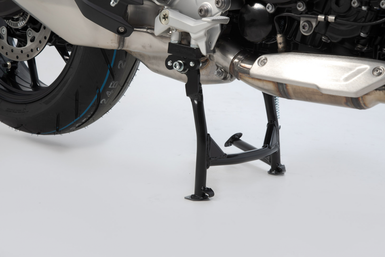 Cric central Negru. BMW F 900 R (19-) with BMW lowering. [1]