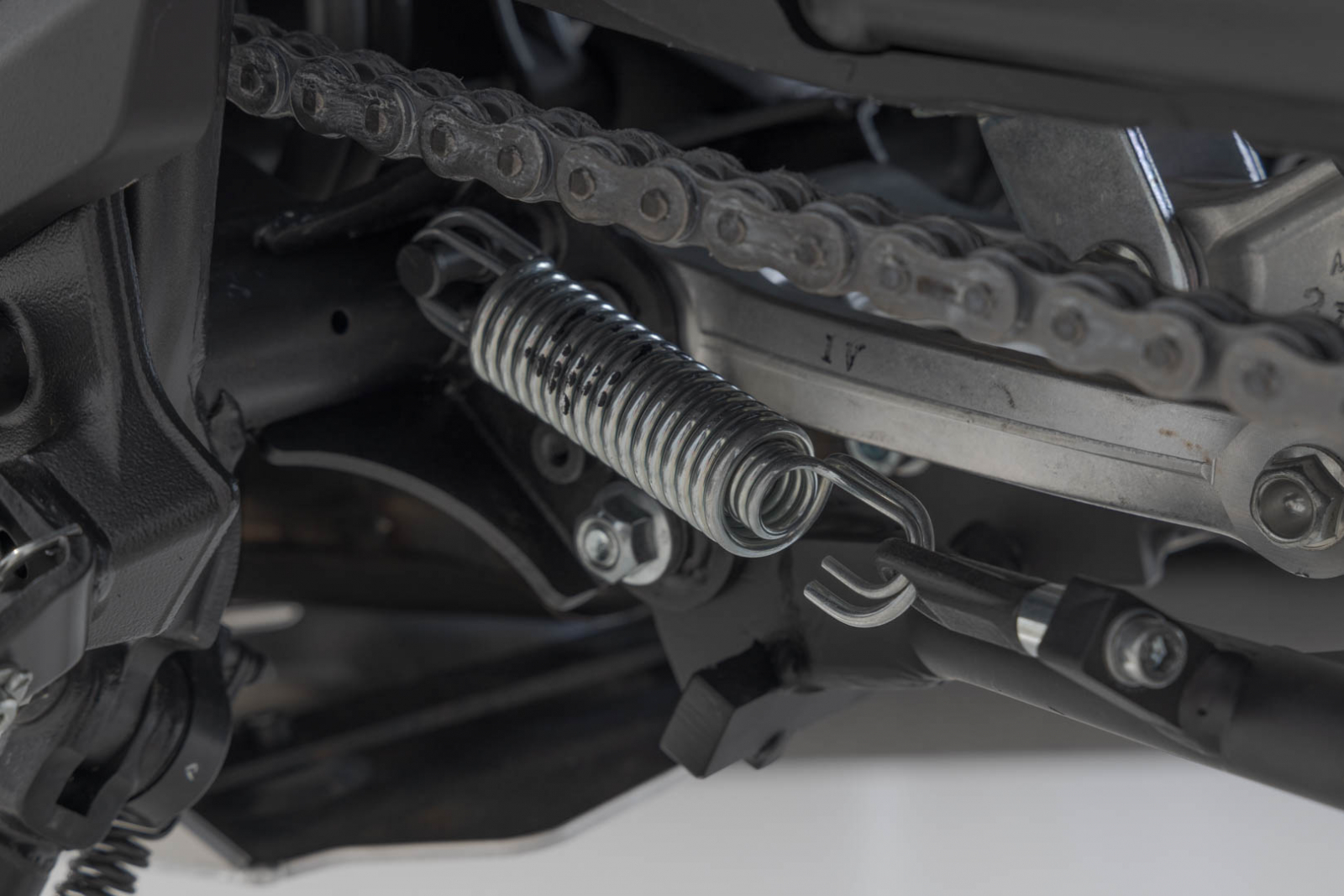 Cric central negru Honda XL750 Transalp (22-). Sw-Motech [4]