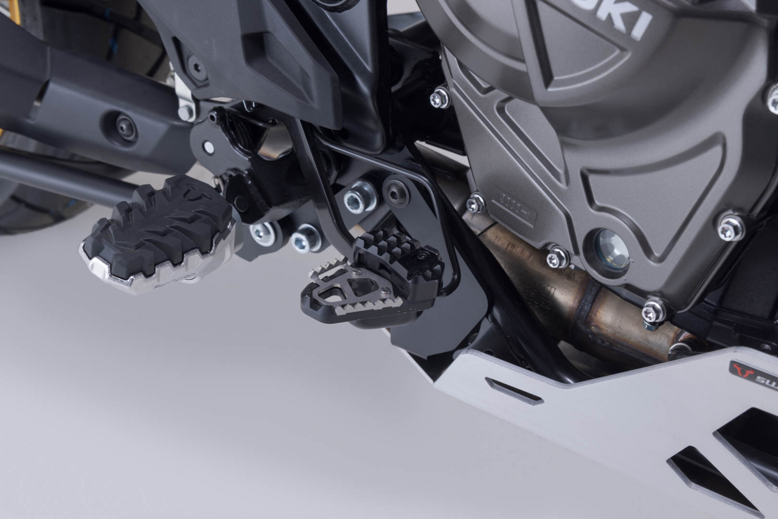 Extensie pedala frana Suzuki V-Strom 800 DE (22-). Sw-Motech [1]