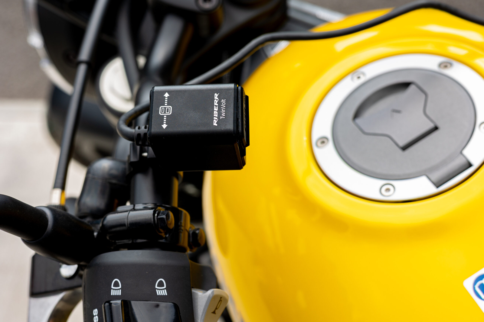 Riderr TwinVolt töltő [3]