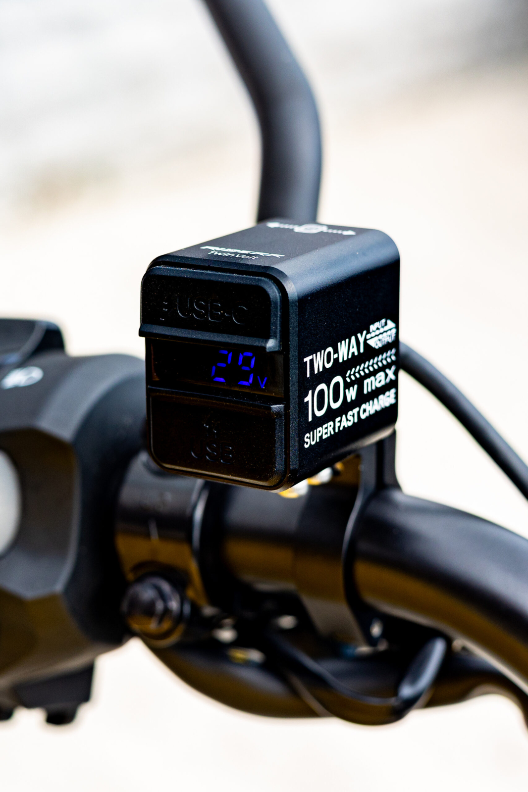 Riderr TwinVolt töltő [2]