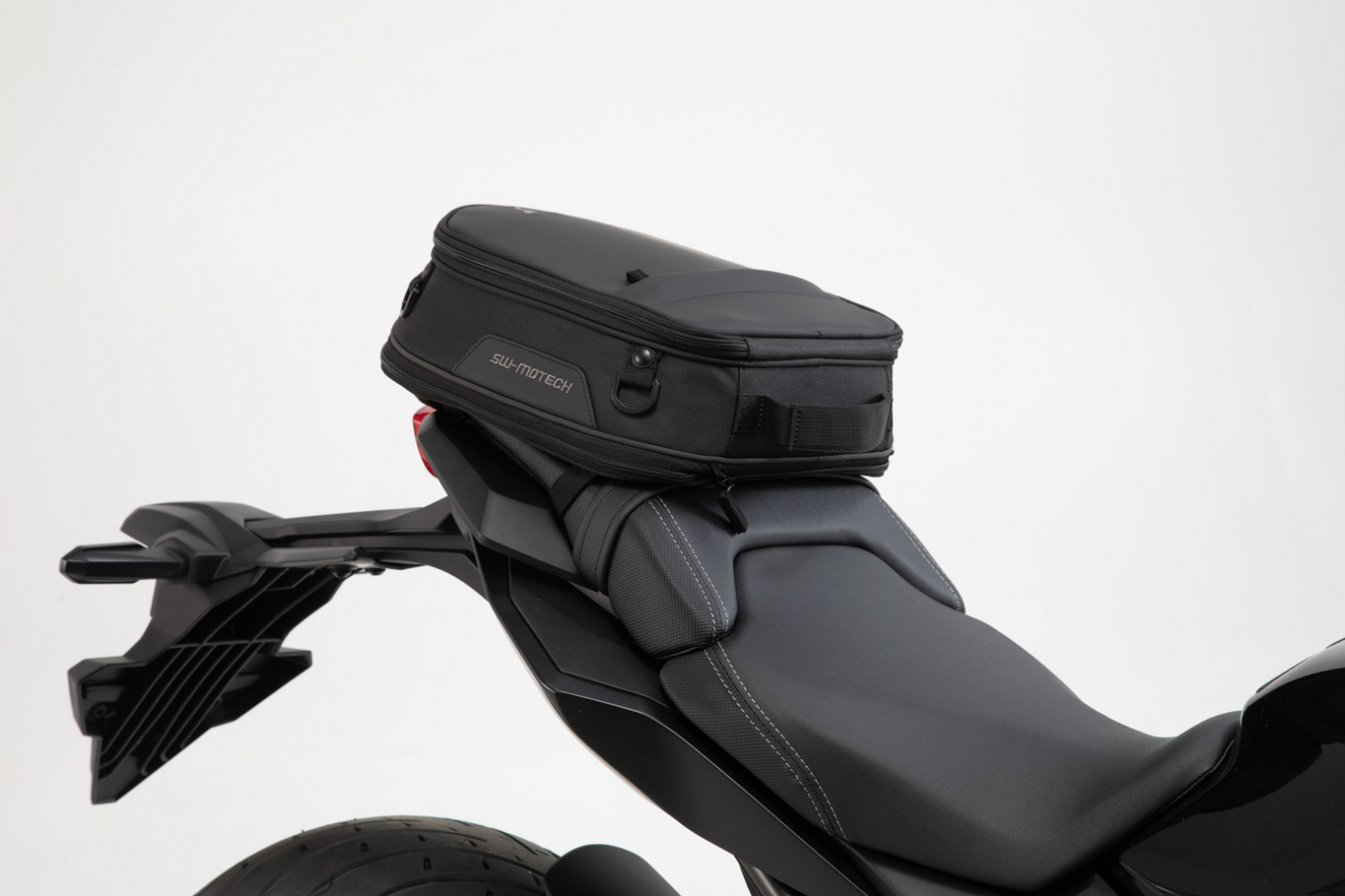 ION S tail bag 7-15 l. Negru. 600D Polyester / Soft-Vinyl. [1]