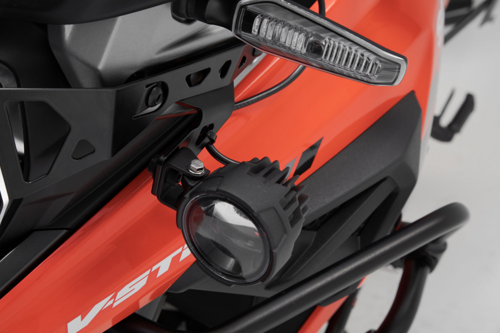 Set Lumini suplimentare EVO high beam Negru. Suzuki V-Strom 1050 (19-). [2]