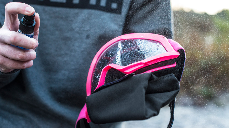 Muc-Off Premium Microfiber – Mikroszálas Kendő [2]