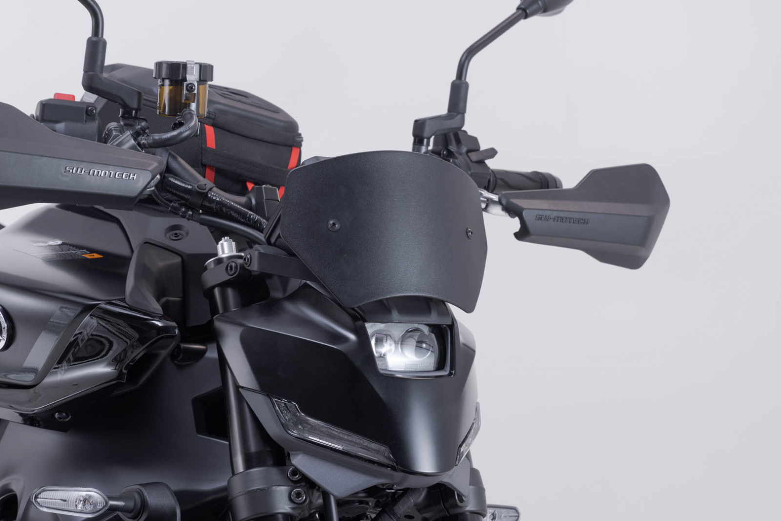 Parbriz negru Yamaha MT-09 (23-). [1]