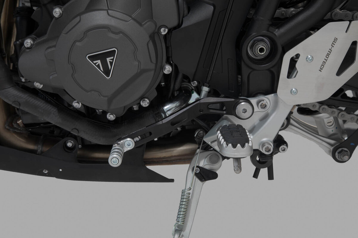 Pedala Frana si schimbator de viteze Triumph Tiger 900 models (19-). [6]