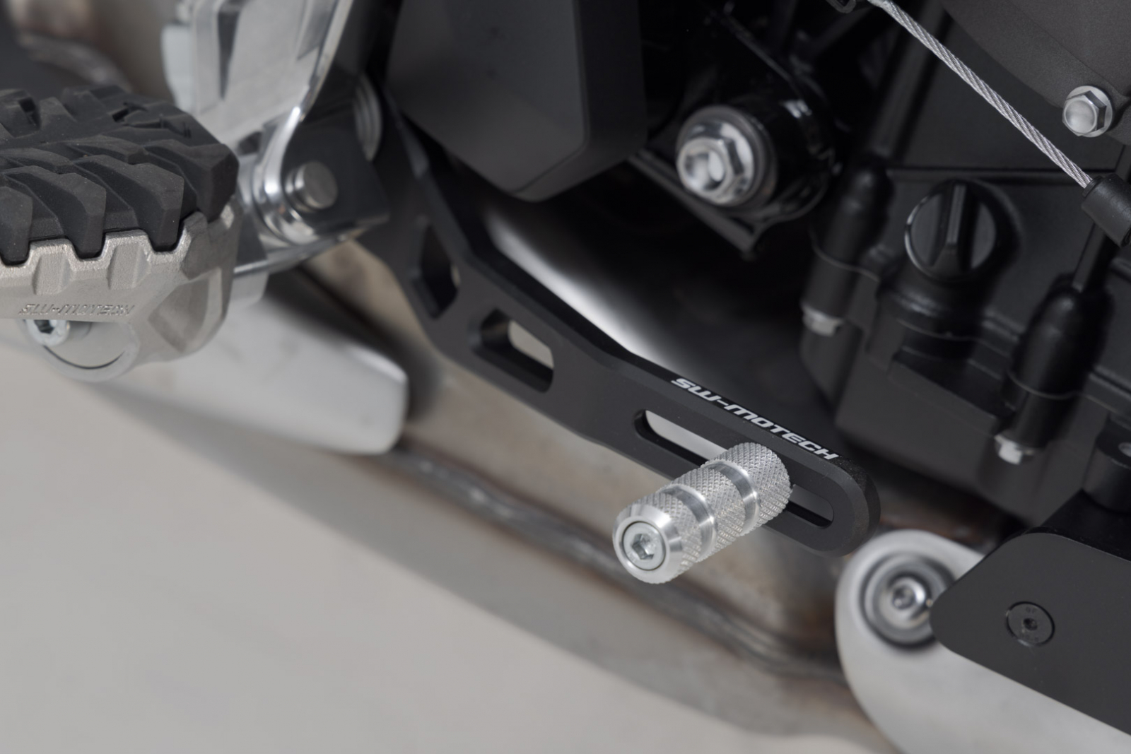 Pedala Frana Triumph Tiger 660 (21). Sw-Motech [2]