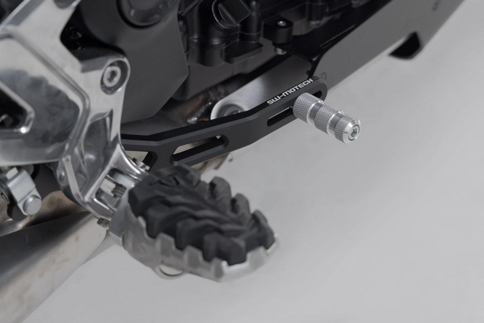 Pedala Frana Triumph Tiger 660 (21). Sw-Motech [4]