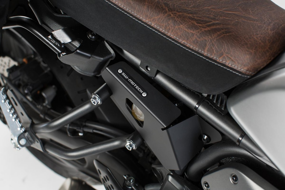Protectie Laterala Rezervor Frana (Stanga-Dreapta) . Negru. Yamaha XSR 700 (16-) [1]