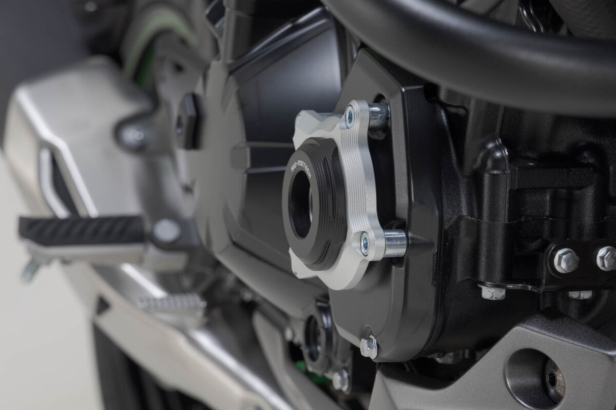 Protectie pentru carcasa motorului , negru/argintiu Kawasaki Z900 models (16-) Sw-Motech [1]