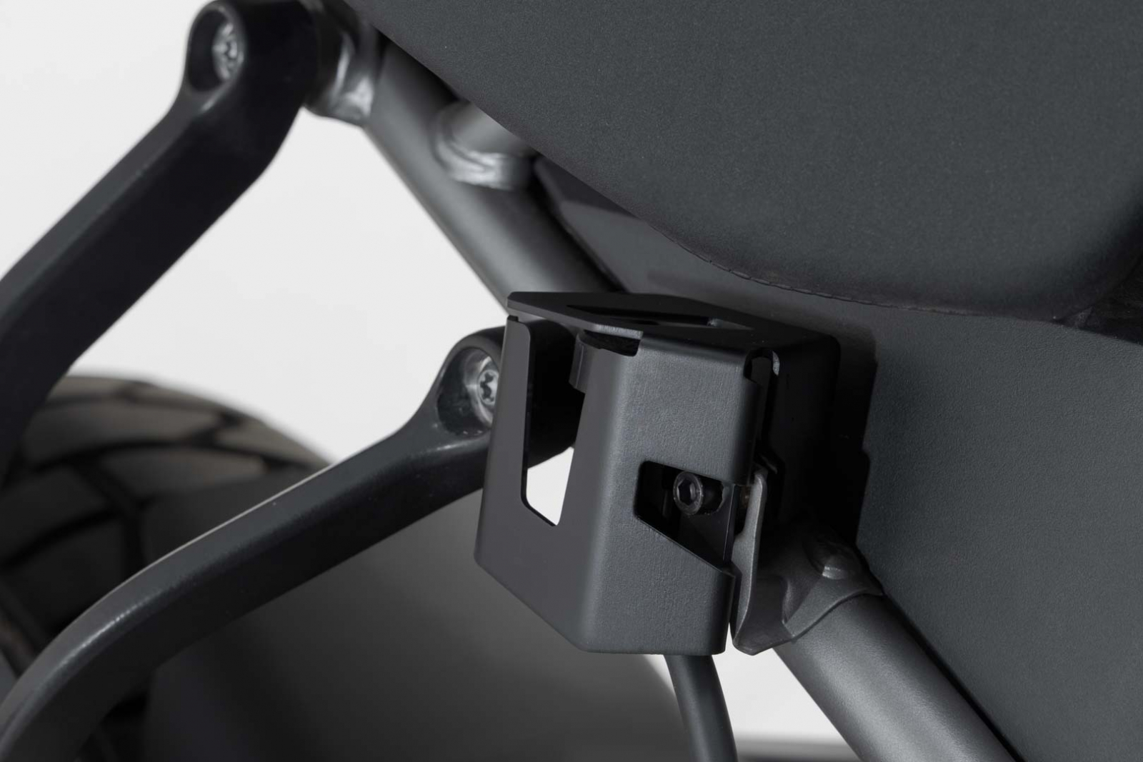 Protectie rezervor lichid frana Harley-Davidson Pan America (21-).. Sw-Motech [3]