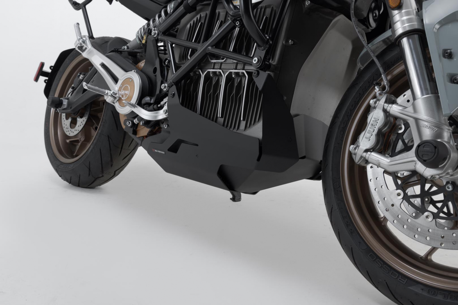 Scut motor Negru. Zero SR/F (19-). Sw-Motech [1]