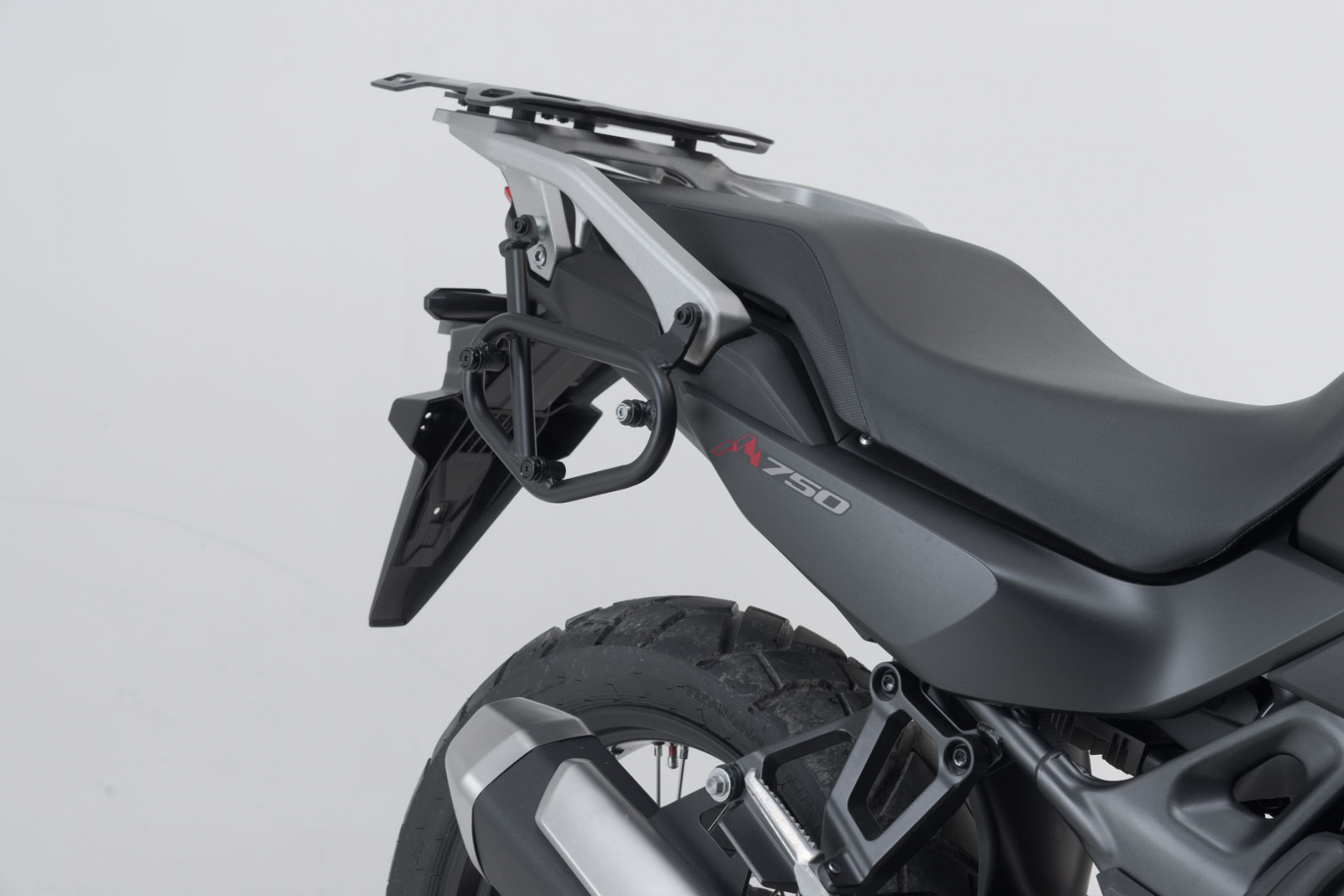 Suport geanta SLC dreapta Honda XL750 Transalp (22-). [2]