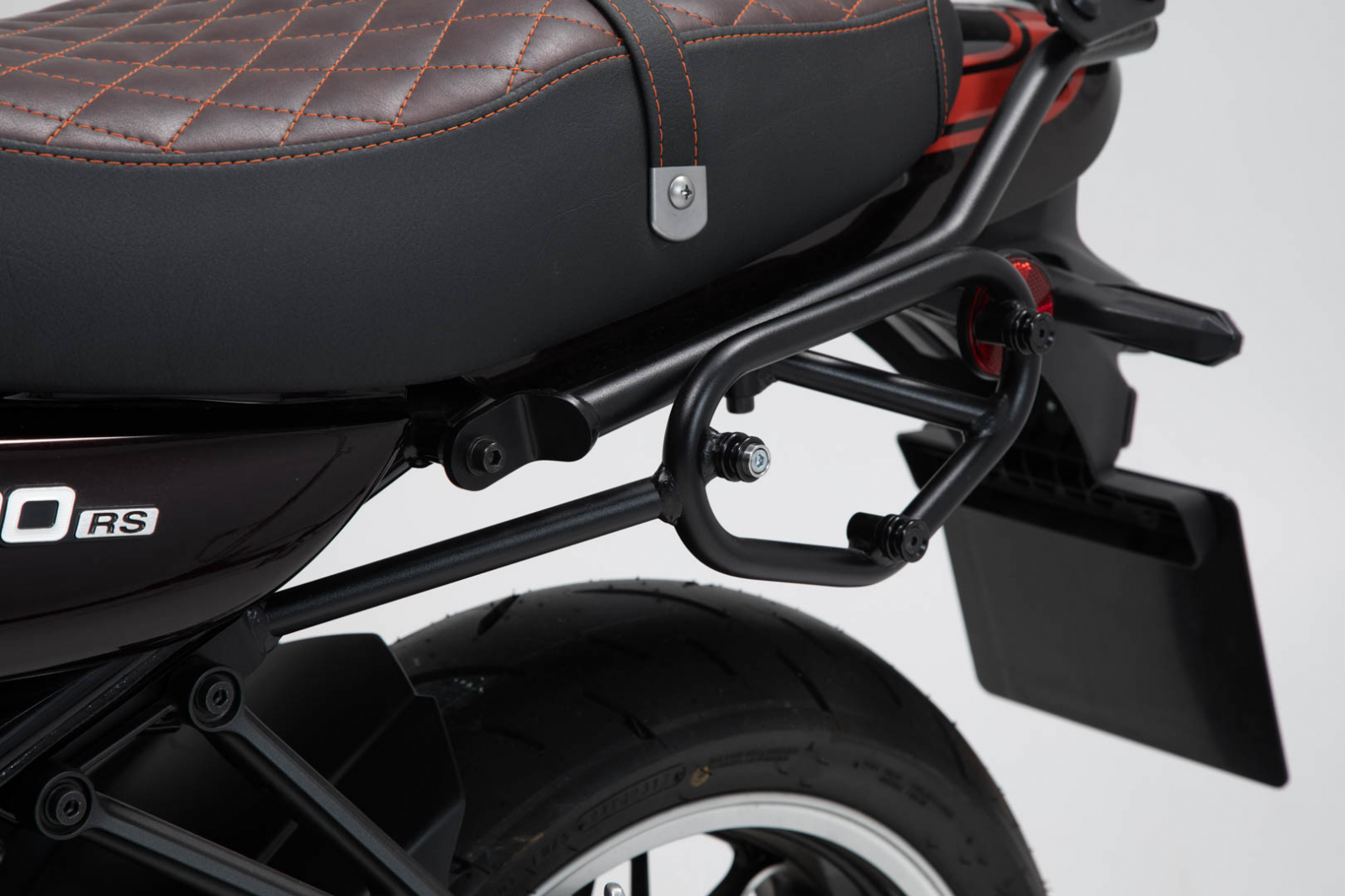 Suport geanta SLC stanga Kawasaki Z900RS/ Cafe/ SE (17-), 50th Anni. (22-). [3]