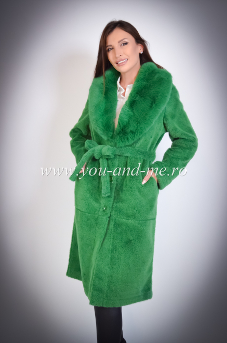Palton verde cu blană [1]