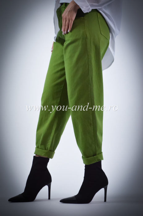 Pantaloni verzi cu buzunare mari si curea [4]