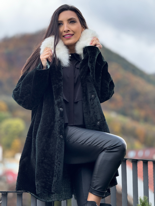 Haina din astrahan  cu blana naturala alba [8]