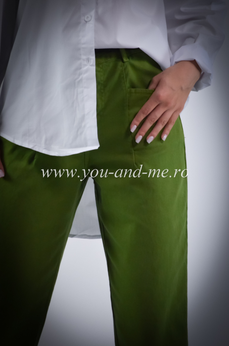 Pantaloni verzi cu buzunare mari si curea [3]