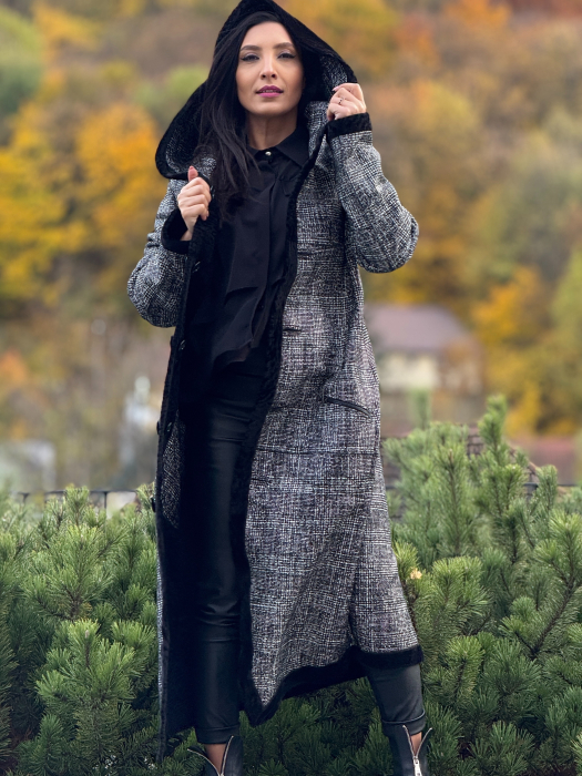 Haina din astrahan cu 2 fete [2]