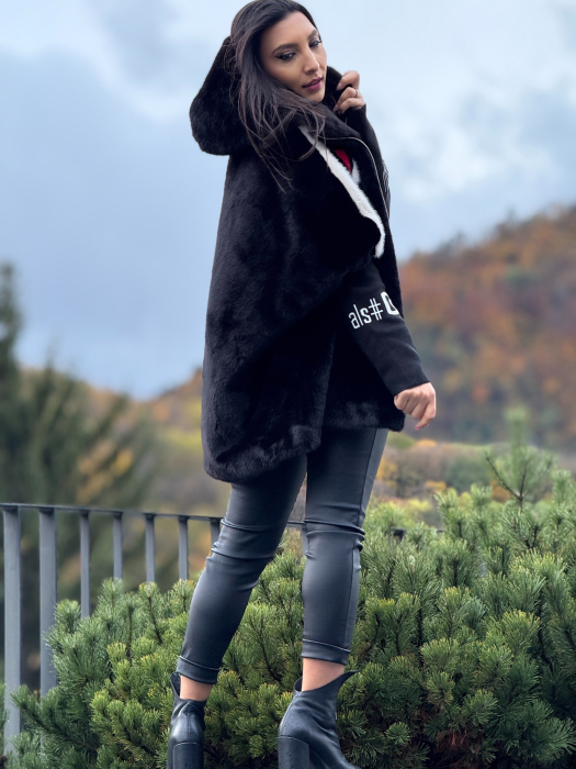 Blana cu dunga rosie si manseta tricotata [8]