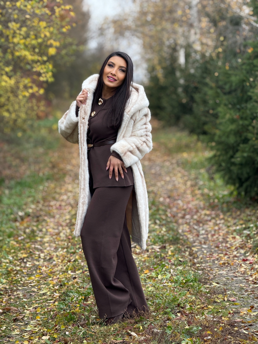 Blanita bej lunga cu gluga [3]