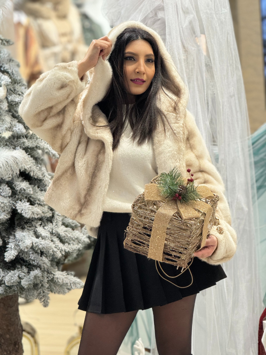 Blanita cu nasture decorativ [8]