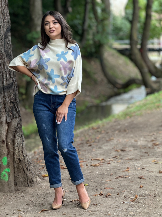 Blugi casual cu efect uzat si curea in talie [3]