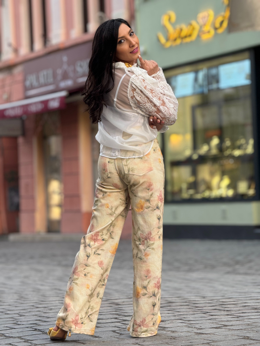 Blugi cu imprimeu floral [6]