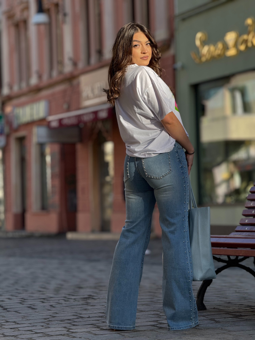 Blugi cu talie inalta si detalii metalice [3]