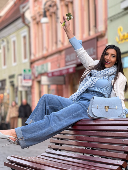 Blugi evazati cu cordon impletit si manseta intoarsa [4]