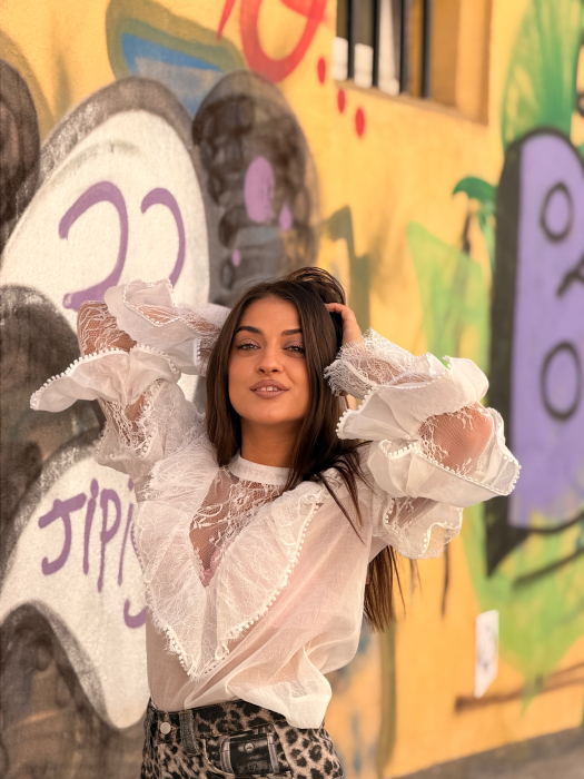 Bluza alba cu dantela si volane [4]
