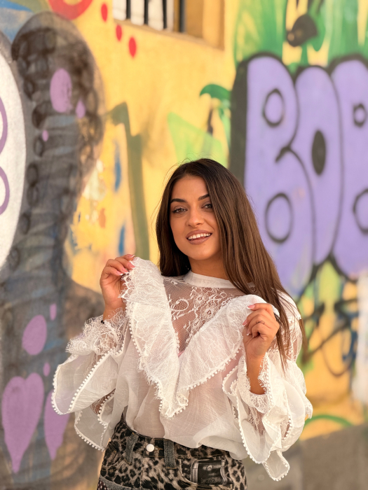 Bluza alba cu dantela si volane [2]