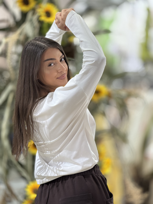 Bluza alba cu imprimeu fetita cu flori colorate [4]