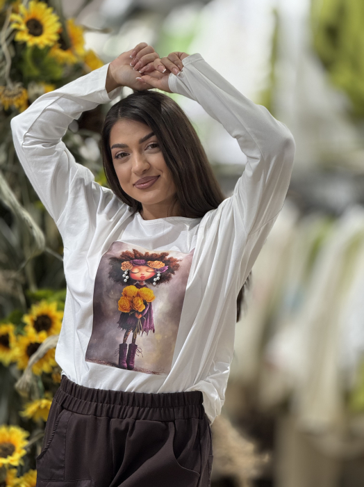 Bluza alba cu imprimeu fetita cu flori colorate [2]