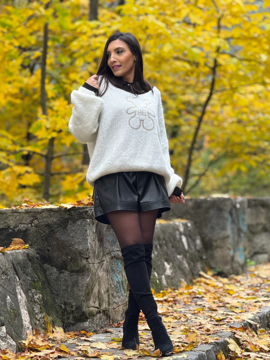 Bluza alba cu ursulet [4]