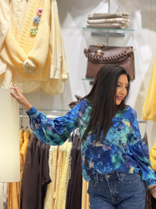 Bluza albastra cu imprimeu flori [4]