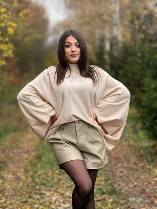 Bluza bej cu detalii brodate [3]