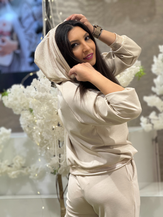 Bluza bej cu detaliu perforat Mickey Mouse [4]