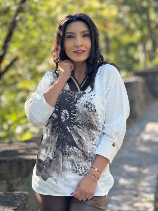 Bluza cu anchior si detaliu floare [1]