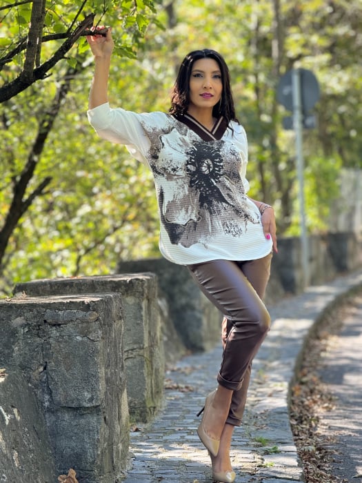 Bluza cu anchior si detaliu floare [3]