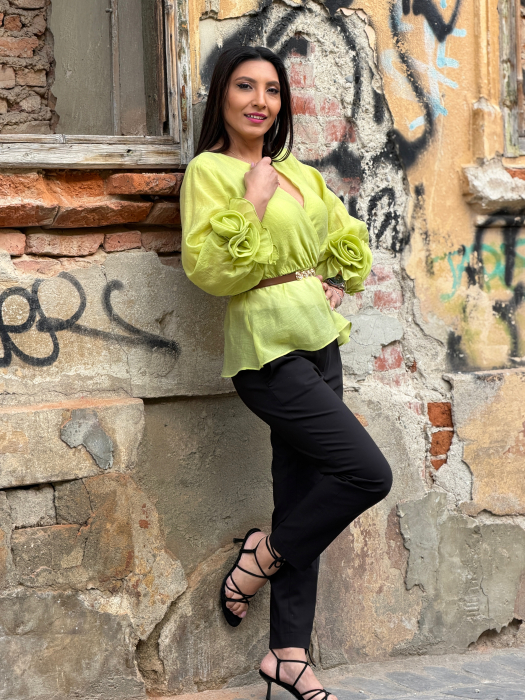 Bluza cu anchior si trandafiri la mana [3]