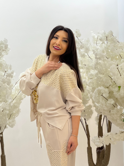 Bluza cu detaliu auriu [4]