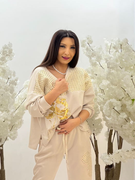 Bluza cu detaliu auriu [2]