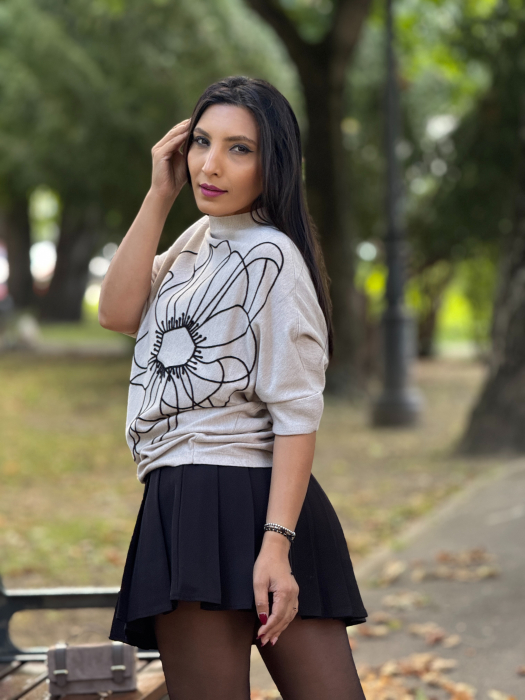 Bluza cu floare [4]